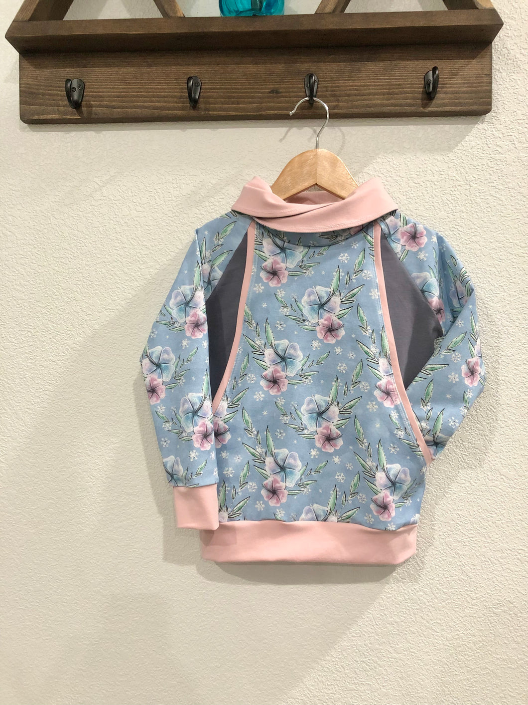 5T Winter Floral Altitude Pull Over